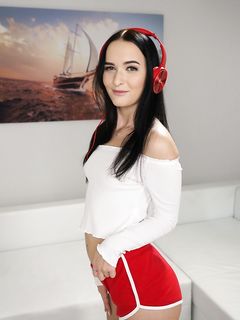 Viol, Sasha Sparrow - Alt und jugendlich lesbisch