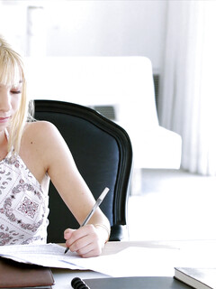 Kenzie Reeves' Arsch wird von ihrem Lehrer gefickt
