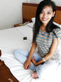 18 Jahre altes Thai-Mädchen gefickt