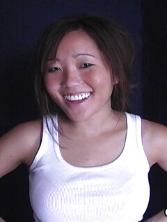 Leilli Yang schwarzer Schwanz saugt