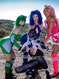 Cosplayes babes gefickt