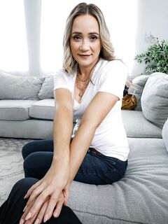 Rachel Ramseys Augenzeuge Dame bekommt harten Sex in Lingerie