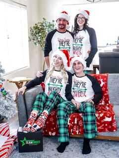 Weihnachten vierer fick Kay schön und Nikki Zee