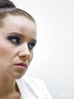 Wendy Moon's heißer Schlagjob und leidenschaftlich Rückenfick