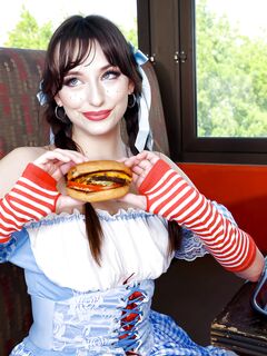 Lana Kleinschweinchen, hart gefickt im Café