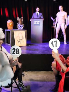 Moriah mills und romi regen haben sex im ein dreier