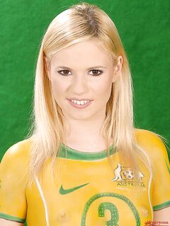 Yasmine Gold das sexy Fußballmädchen